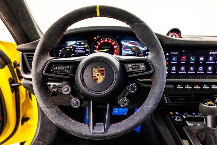 rent Porsche 911 GT3 RS in Dubai