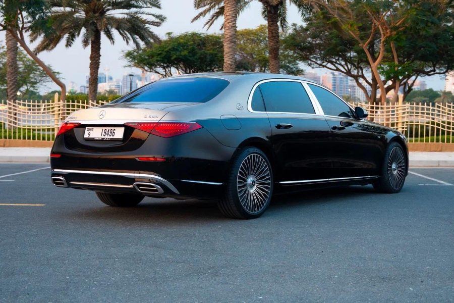 rent Mercedes-Maybach S680 in Dubai