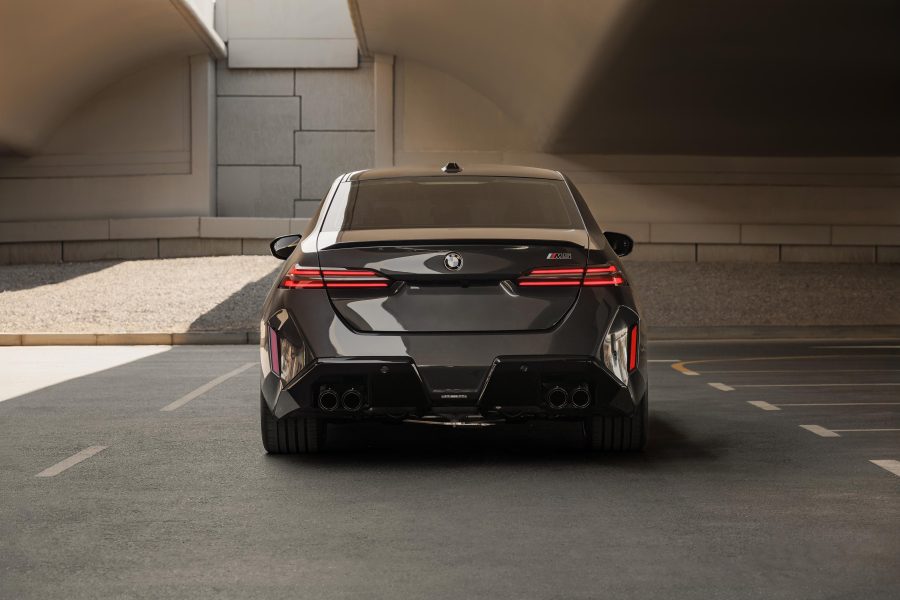 rent BMW M5 G90 in Dubai