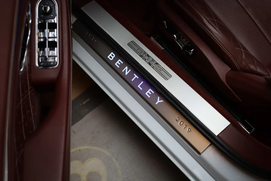 Rent Bentley Continental GTС W12 in Dubai