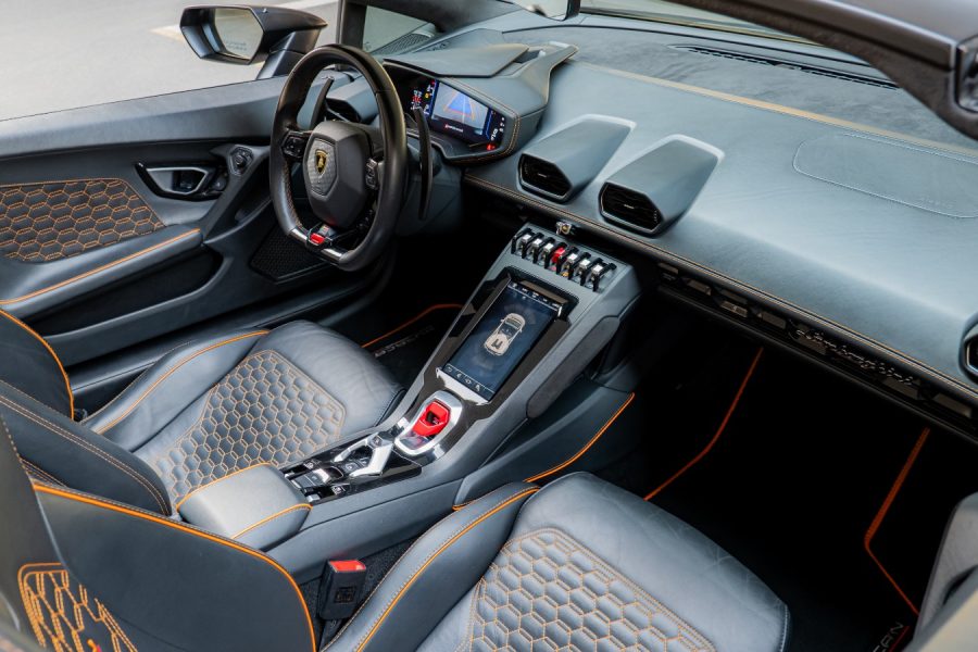 rent Lamborghini Huracan EVO Spyder in Dubai