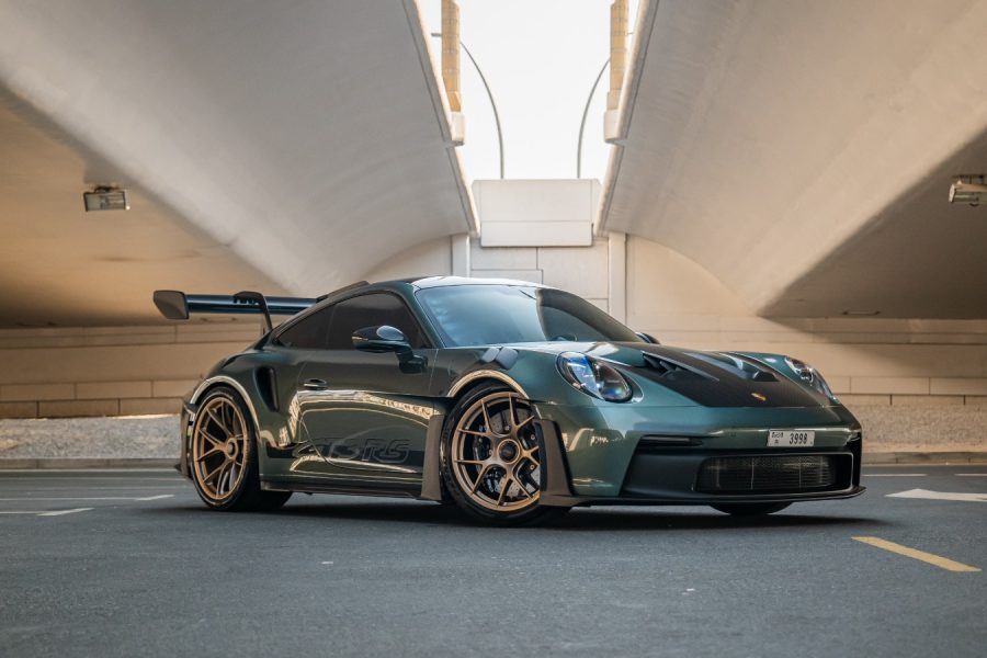 rent Porsche 911 GT3 RS in Dubai