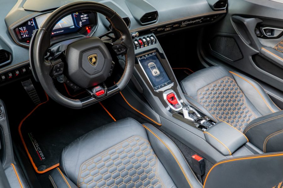 rent Lamborghini Huracan EVO Spyder in Dubai