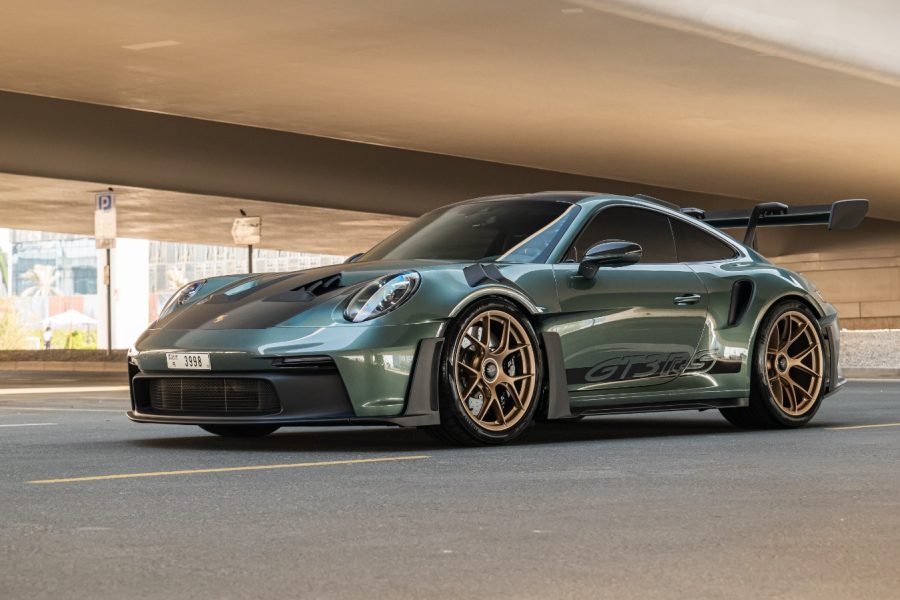 rent Porsche 911 GT3 RS in Dubai
