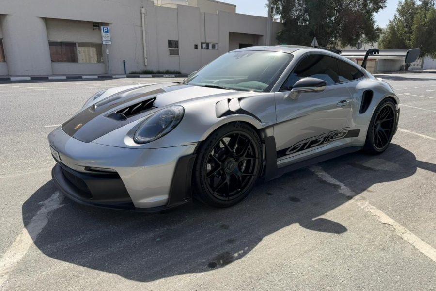 rent Porsche 911 GT3 RS in Dubai
