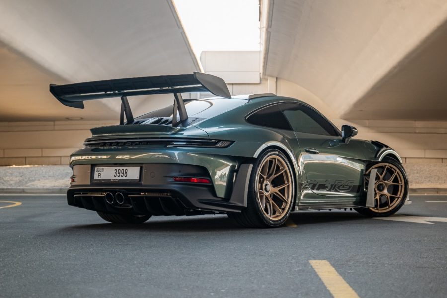 rent Porsche 911 GT3 RS in Dubai