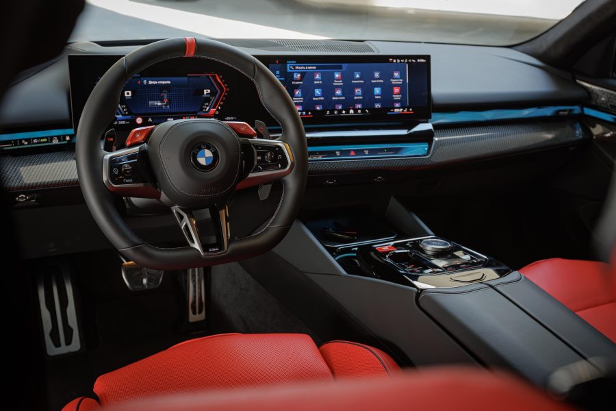 rent BMW M5 G90 in Dubai