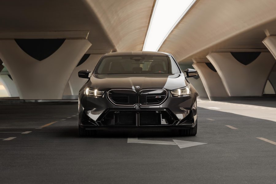 rent BMW M5 G90 in Dubai