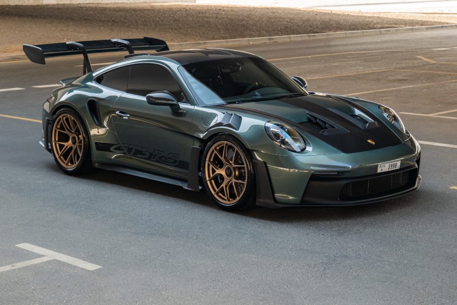rent Porsche 911 GT3 RS in Dubai