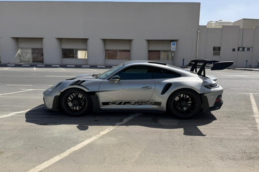 rent Porsche 911 GT3 RS in Dubai