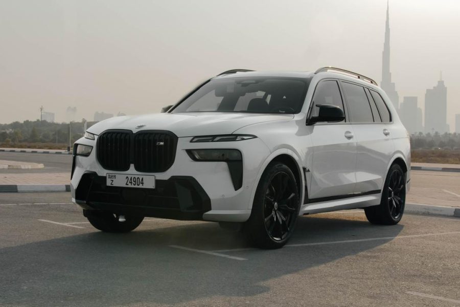 Hire BMW X7 M60i in Dubai