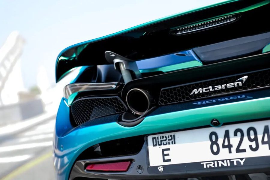 rent McLaren 720S in Dubai