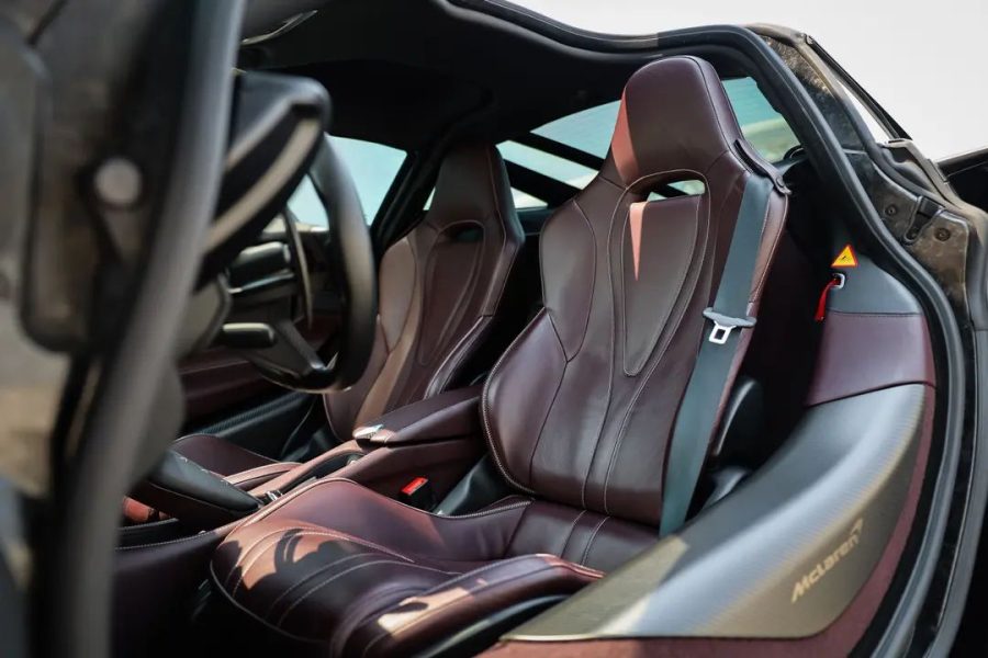 rent McLaren 720S in Dubai