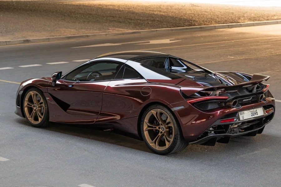 rent McLaren 720S in Dubai