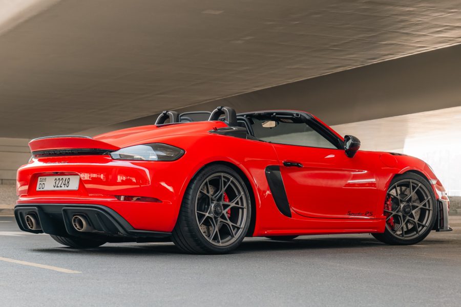 rent Porsche 718 Spyder RS in Dubai