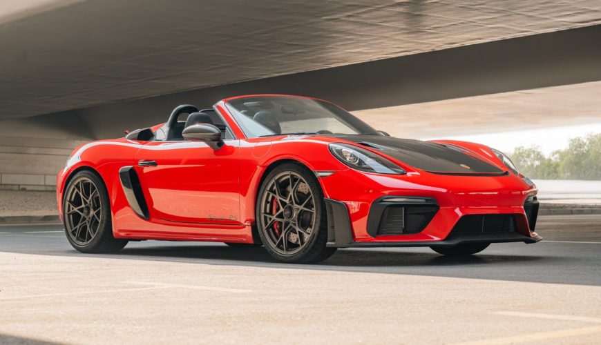 Porsche 718 Spyder RS rental in Dubai