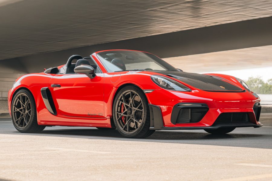 rent Porsche 718 Spyder RS in Dubai