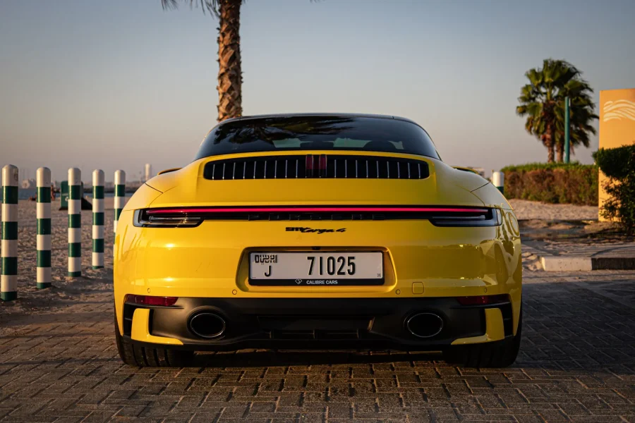 Rent Porsche 911 Targa 4 in Dubai