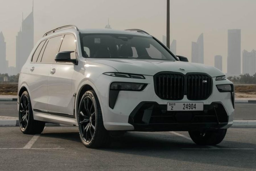 Hire BMW X7 M60i in Dubai