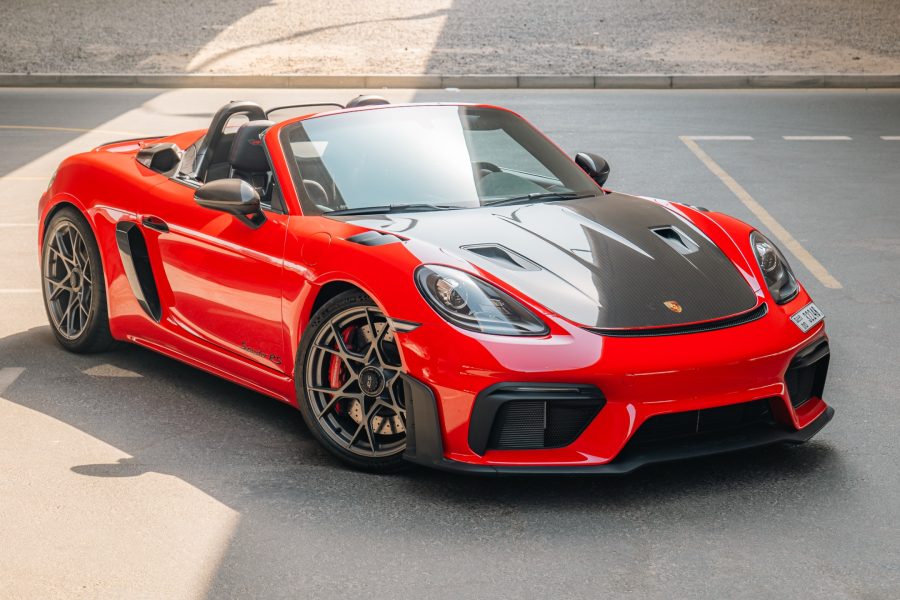 rent Porsche 718 Spyder RS in Dubai