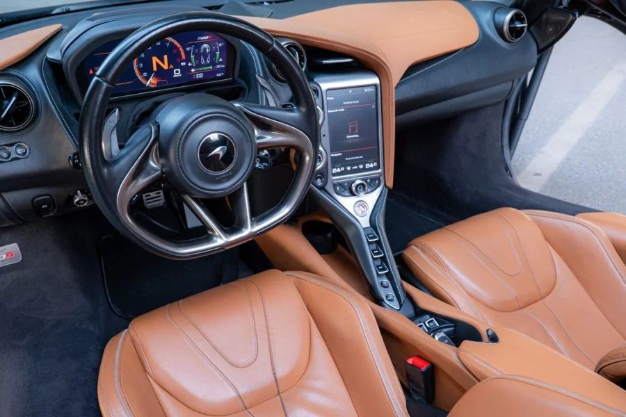rent McLaren 720S in Dubai