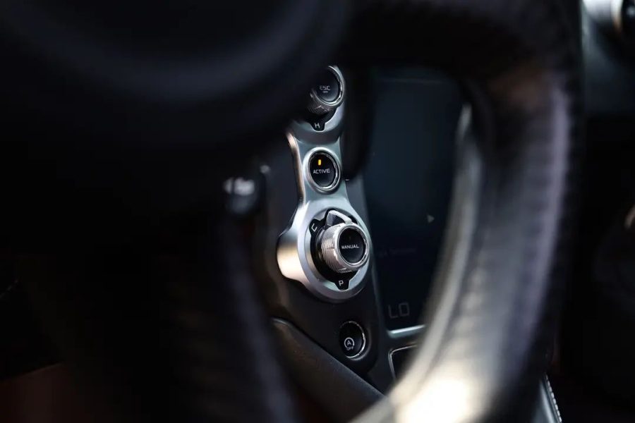 rent McLaren 720S in Dubai