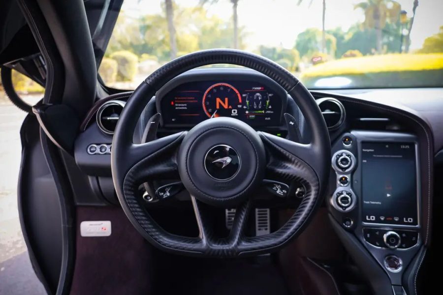 rent McLaren 720S in Dubai