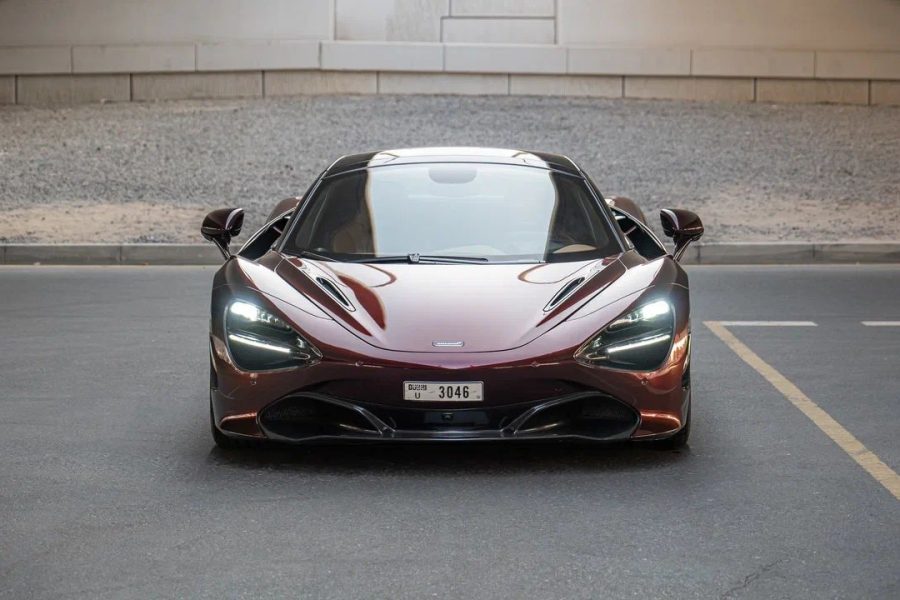 rent McLaren 720S in Dubai