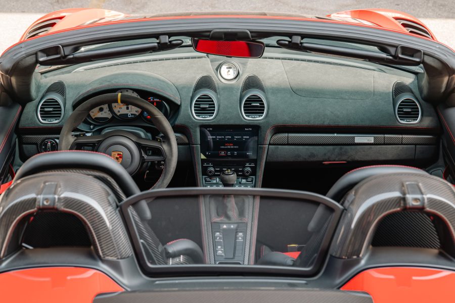 rent Porsche 718 Spyder RS in Dubai