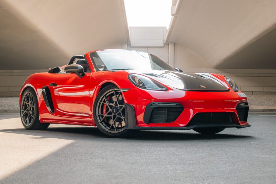 rent Porsche 718 Spyder RS in Dubai