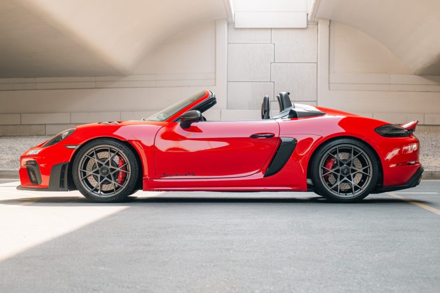 rent Porsche 718 Spyder RS in Dubai