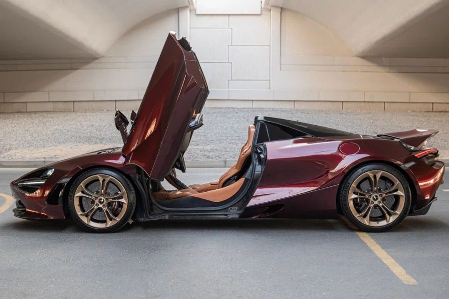 rent McLaren 720S in Dubai