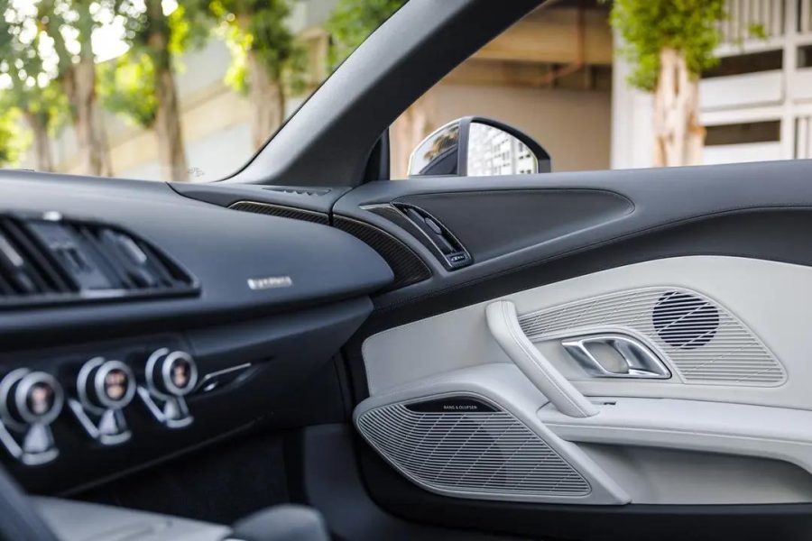 rent Audi R8 Spyder Performance in Dubai