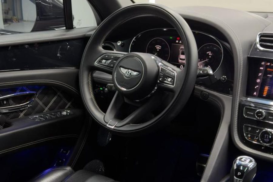 rent Bentley Bentayga in Dubai