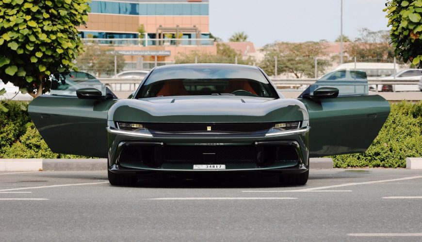 Ferrari 12Cilindri for rent