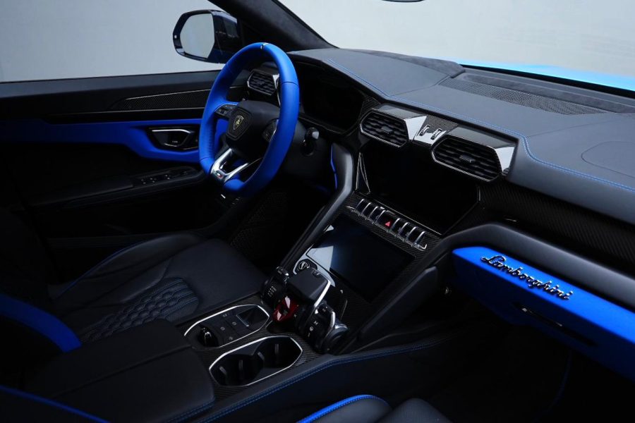 rent Lamborghini Urus S in Dubai