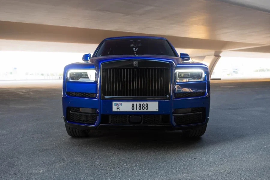 Rolls-Royce Cullinan Black Badge Blue