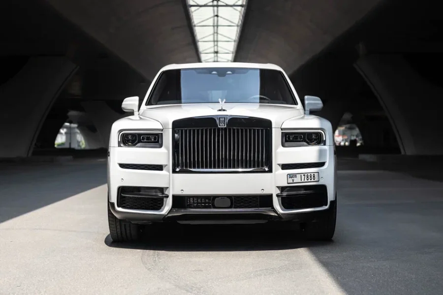 Rent Rolls-Royce Cullinan White