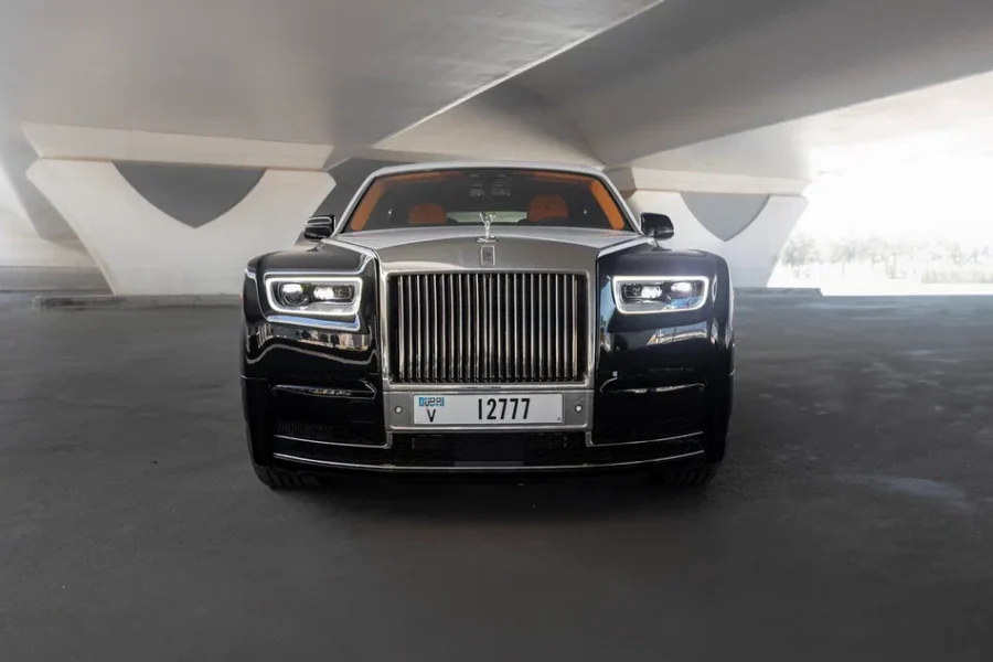 Rent Rolls-Royce Phantom