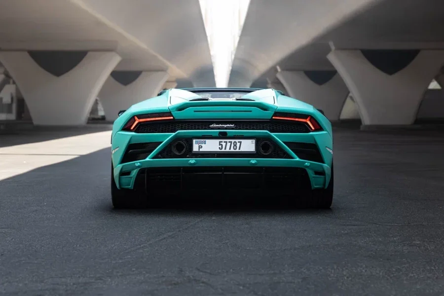 Lamborghini Huracán Evo Spyder Rental in Dubai