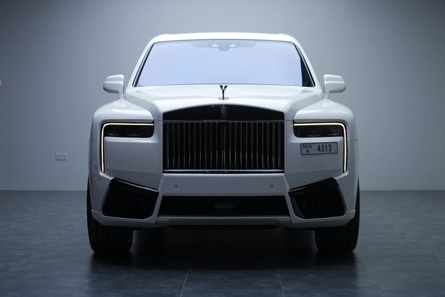 rent Rolls-Royce Cullinan in Dubai