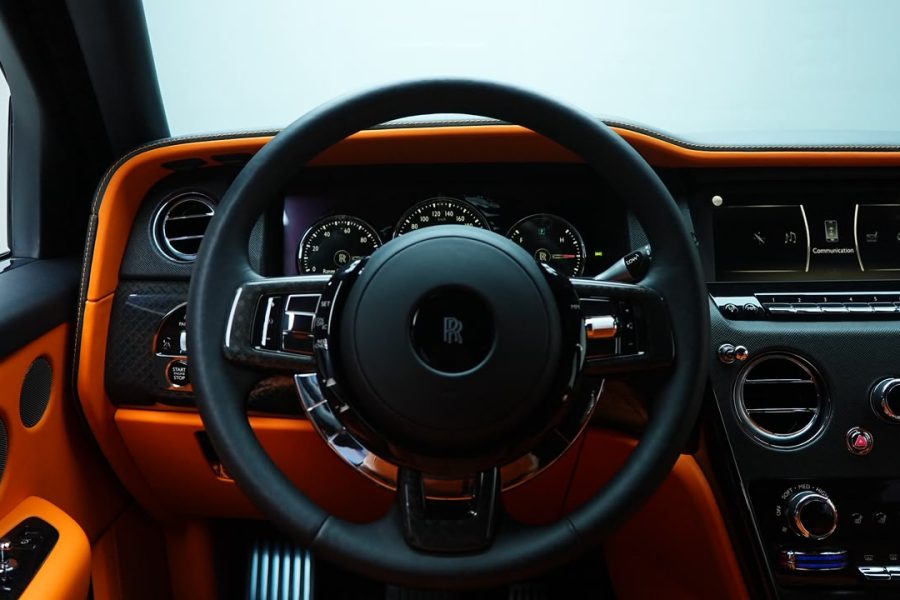 rent Rolls-Royce Cullinan in Dubai