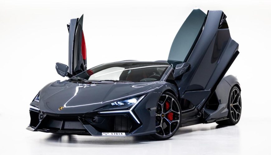 rent Lamborghini Revuelto in dubai