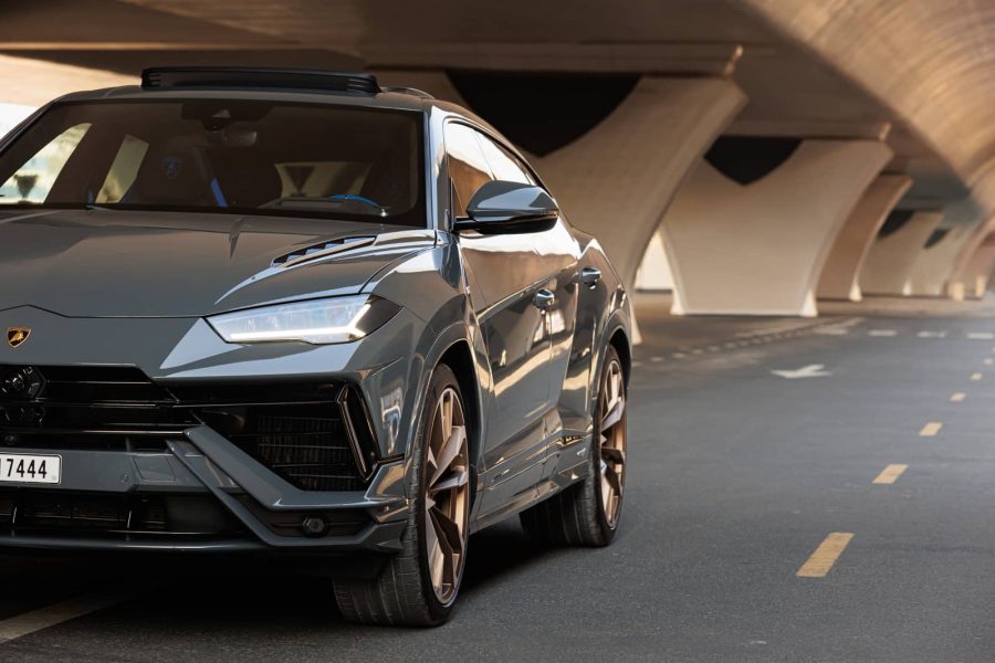 rent Lamborghini Urus S in Dubai