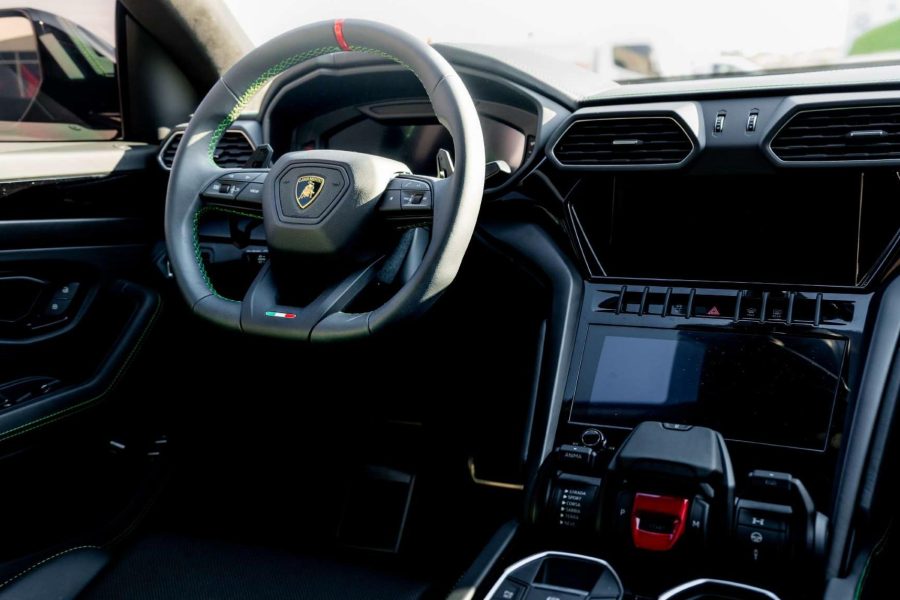 rent Lamborghini Urus S in Dubai