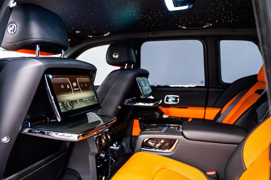 rent Rolls-Royce Cullinan Black Badge in Dubai