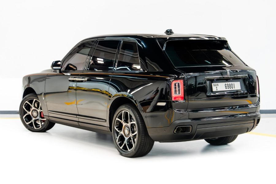 rent Rolls-Royce Cullinan Black Badge in Dubai