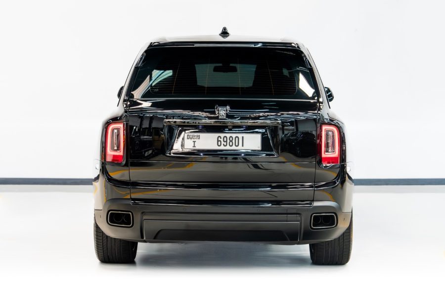 rent Rolls-Royce Cullinan Black Badge in Dubai