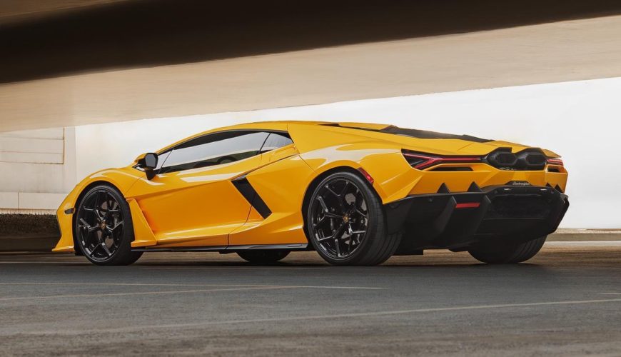 Lamborghini revuelto rent price in dubai