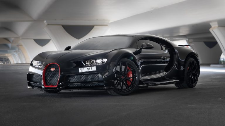 Rent Bugatti Chiron in dubai